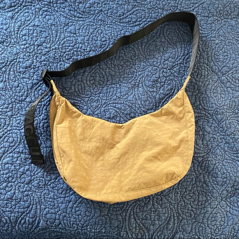 Baggu Medium Crescent Bag - never used